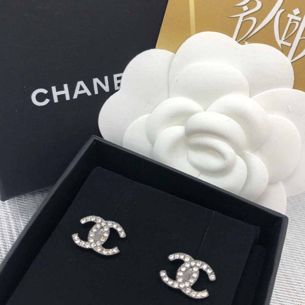 CHANEL Crystal CC Logo Silver-Tone Earrings - Picture 4 of 6